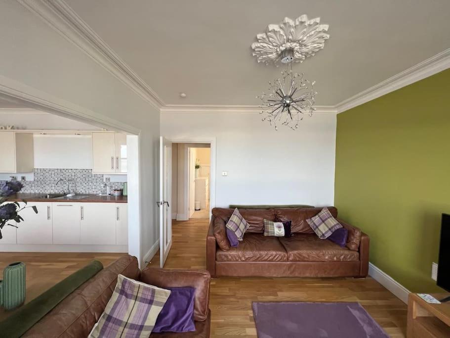 Fantastic 3 Bedroom Holiday Home Millport Exterior photo